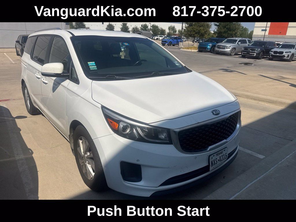 Used 2017 Kia Sedona LX w/ LX Essentials Premium Package FWD image 4