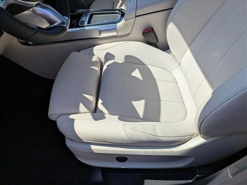 New 2026 Mercedes-Benz GLB 250 4MATIC image 4