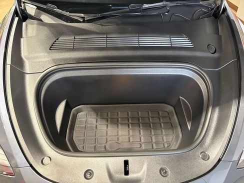 Used 2023 Tesla Model Y Long Range AWD/4WD image 64