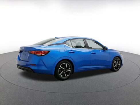 Used 2025 Nissan Sentra SV FWD image 9