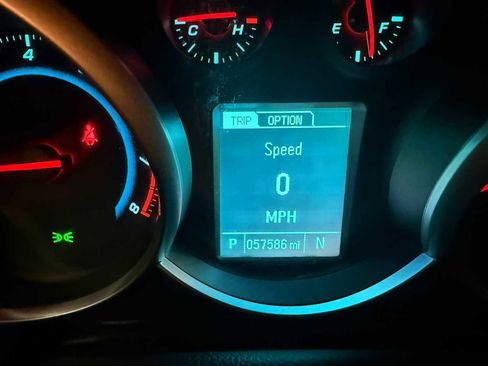 Used 2014 Chevrolet Cruze LT image 34