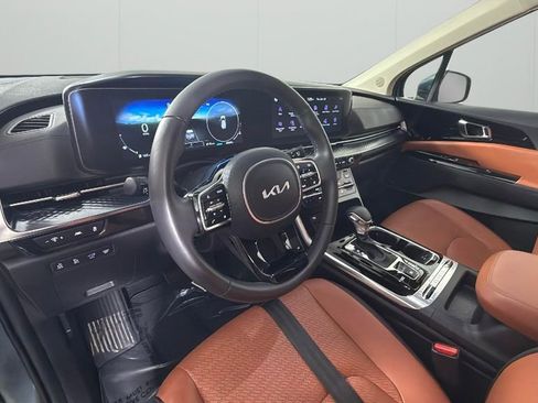 Used 2024 Kia Carnival SX Prestige image 17