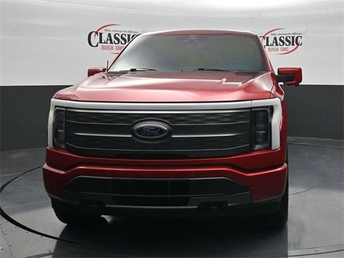 Used 2022 Ford F150 Lightning Lariat image 4