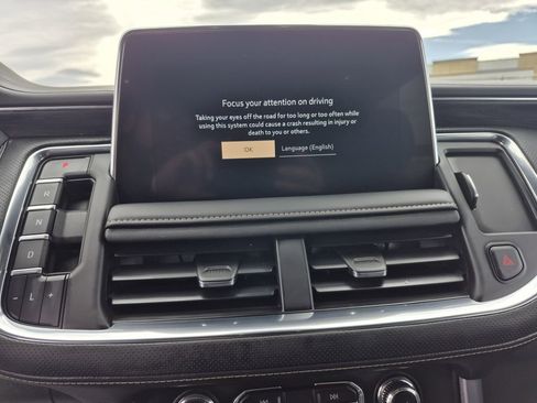 Used 2023 GMC Yukon XL SLT image 9