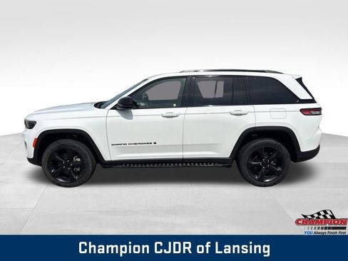 Used 2024 Jeep Grand Cherokee Limited w/ Luxury Tech Group II AWD/4WD image 4