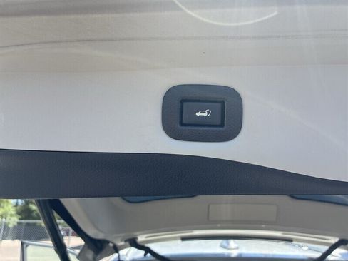 Used 2018 Nissan Rogue SV AWD/4WD image 23