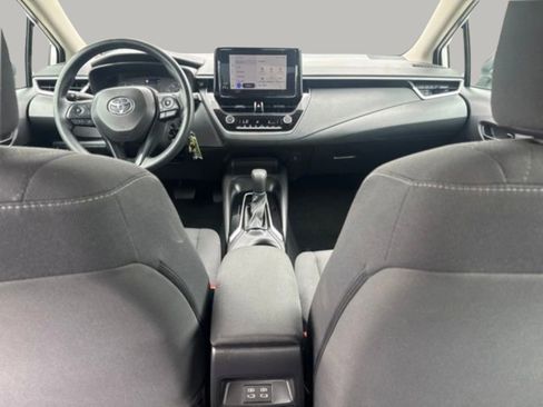 Used 2025 Toyota Corolla LE FWD image 30