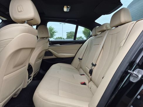 Used 2021 BMW 530e w/ Premium Package RWD image 20
