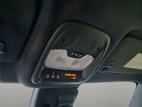 Used 2024 Chevrolet TrailBlazer RS w/ Driver Confidence Package image 22