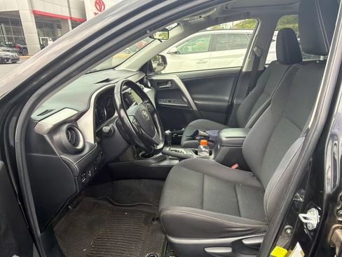 Used 2016 Toyota RAV4 XLE AWD/4WD image 2