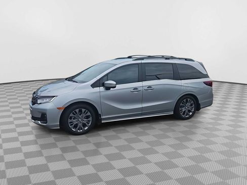 Certified 2026 Honda Odyssey Touring image 4