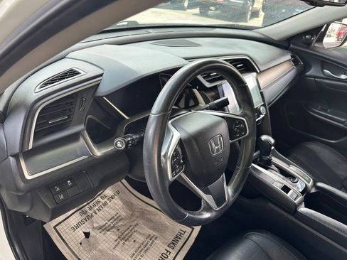 Used 2016 Honda Civic Touring image 12