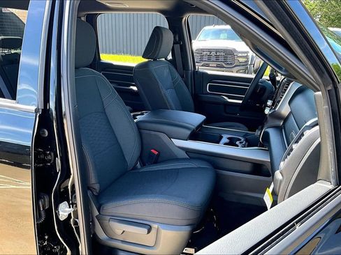 New 2026 RAM 2500 Big Horn AWD/4WD image 11