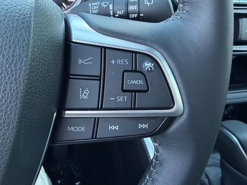 Used 2024 Toyota Highlander XSE image 17