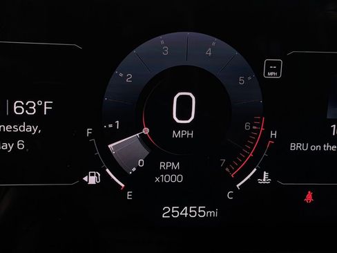 Used 2025 GMC Yukon Denali RWD image 18