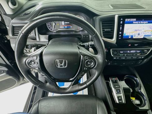 Used 2018 Honda Pilot Touring image 11
