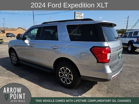 Used 2024 Ford Expedition XLT RWD image 8