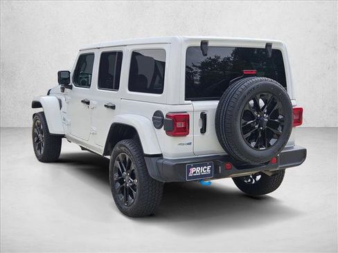 Used 2024 Jeep Wrangler Unlimited Sahara AWD/4WD image 8