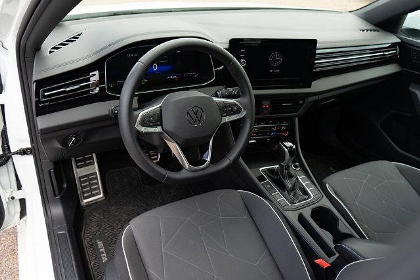Used 2026 Volkswagen Jetta Sport FWD image 11