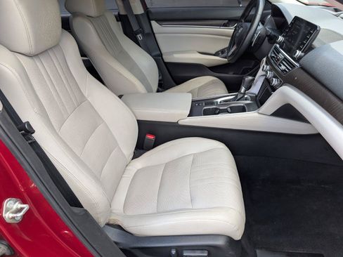 Used 2018 Honda Accord Touring image 39