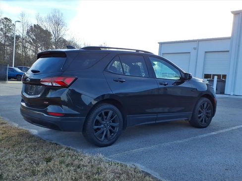 Used 2022 Chevrolet Equinox RS w/ Infotainment Package image 7
