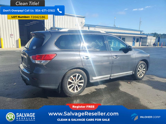 Used 2014 Nissan Pathfinder SL w/ SL Tech Package AWD/4WD image 4