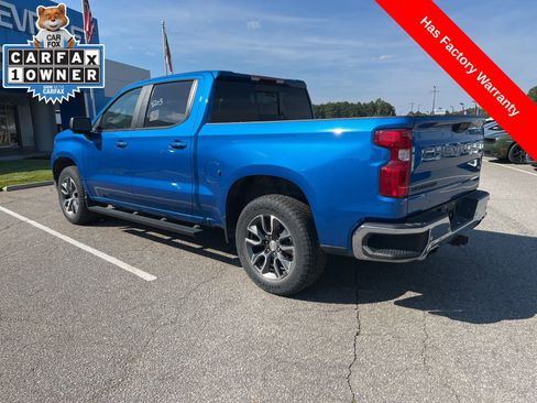 Used 2023 Chevrolet Silverado 1500 LT AWD/4WD image 3