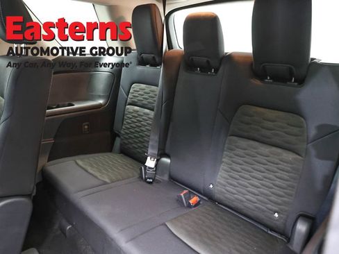 Used 2025 Nissan Pathfinder SV FWD image 26