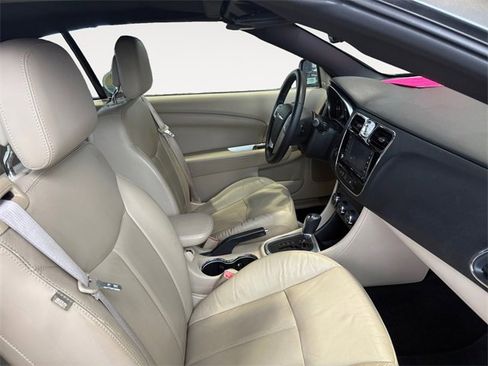 Used 2011 Chrysler 200 Limited image 13