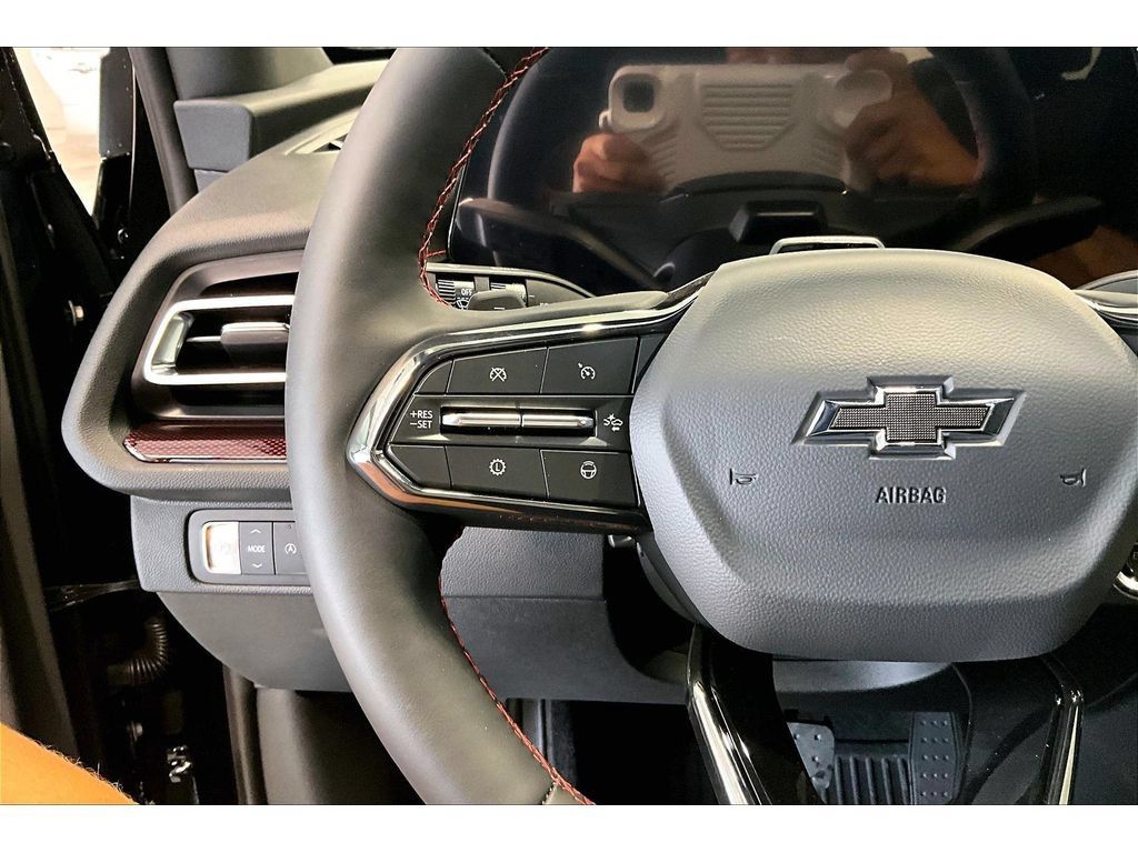 New 2026 Chevrolet Traverse RS w/ LPO, Floor Liner Package FWD image 25