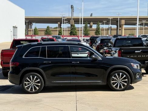 Used 2021 Mercedes-Benz GLB 250 image 3