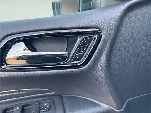 Used 2025 Dodge Durango R/T image 25