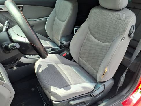 Used 2013 Hyundai Elantra FWD image 18