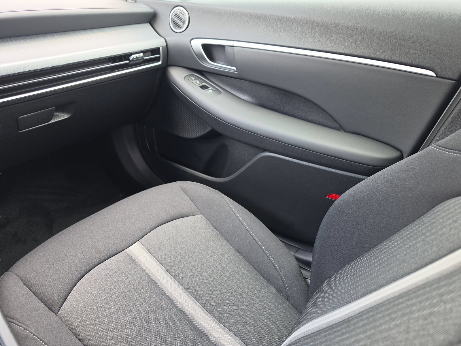 New 2026 Hyundai Sonata SEL FWD image 18