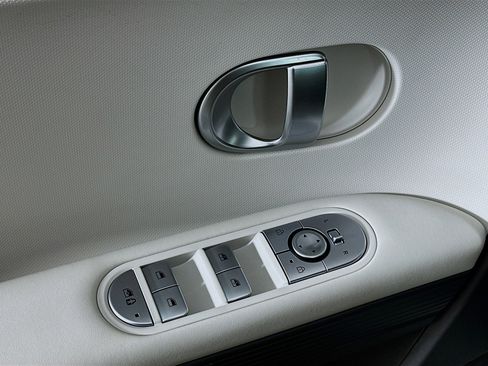 Used 2024 Hyundai Ioniq 5 SEL image 15