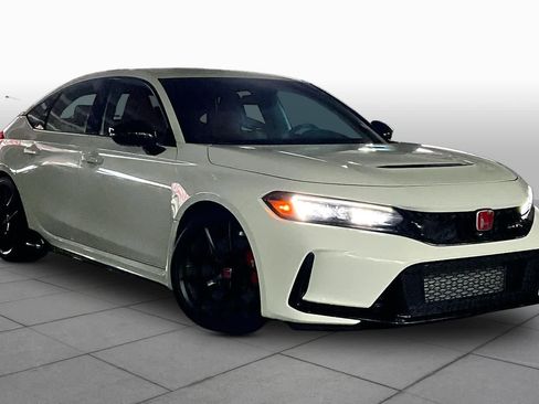 Used 2025 Honda Civic Type R image 2