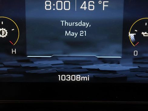 Used 2026 Chevrolet Suburban High Country AWD/4WD image 16