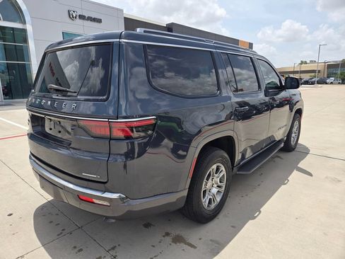 Used 2022 Jeep Wagoneer Series I RWD image 3