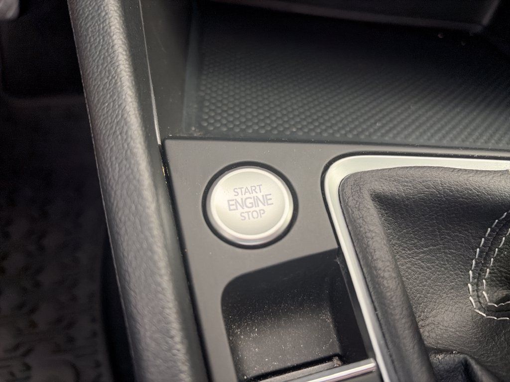 Certified 2024 Volkswagen Jetta SE FWD image 26
