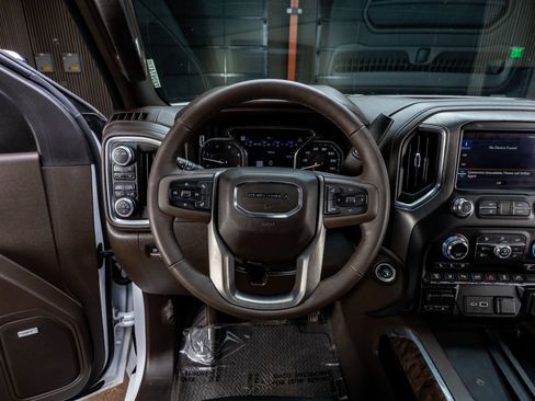 Used 2021 GMC Sierra 2500 Denali w/ Denali Ultimate Package AWD/4WD image 18