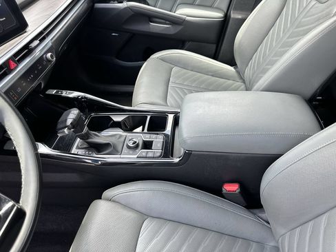 Certified 2025 Kia Sorento SX Prestige w/ Sage Leather Package AWD/4WD image 26