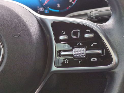 Used 2022 Mercedes-Benz A 220 4MATIC image 26