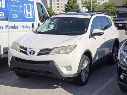 Used 2014 Toyota RAV4 Limited w/ Technology Package AWD/4WD image 4