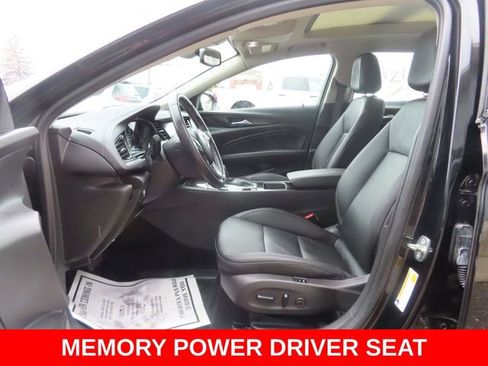 Used 2019 Buick Regal Essence w/ Driver Confidence Package I image 19