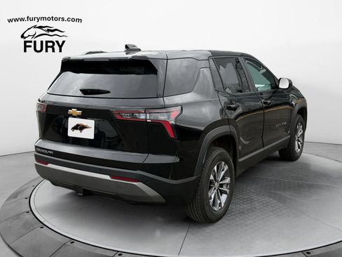 Used 2025 Chevrolet Equinox LT AWD/4WD image 3