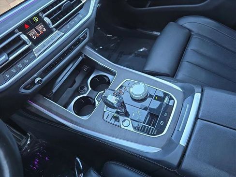 Used 2021 BMW X7 M50i w/ Dynamic Handling Package image 24