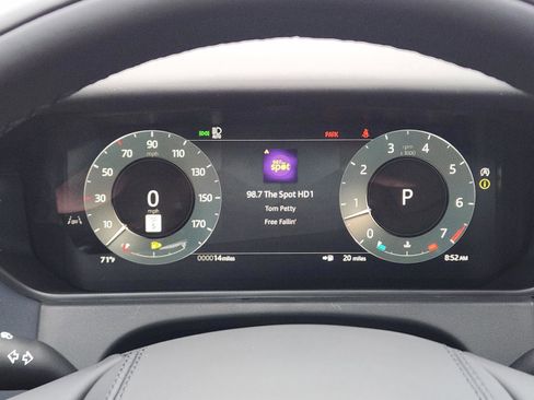 New 2026 Land Rover Range Rover Velar Dynamic SE AWD/4WD image 15