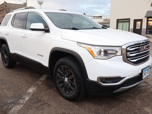 Used 2018 GMC Acadia SLT image 2