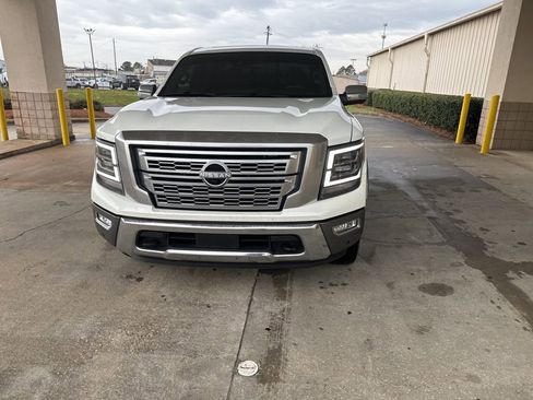 Used 2024 Nissan Titan Platinum Reserve w/ Moonroof Package image 4