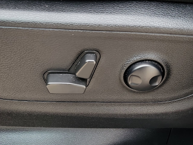 Used 2022 RAM 1500 Big Horn AWD/4WD image 13